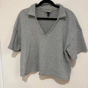 Universal Thread Gray V-Neck Short Sleeve Top